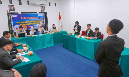 Mahasiswa Prodi Hukum UISB Kembali Melaksanakan Debat Ilmiah