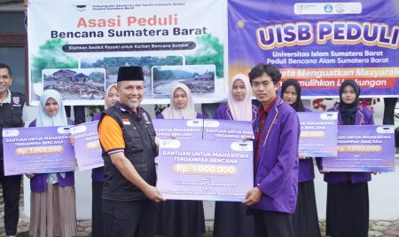 Ketika Kampus Hadir sebagai Rumah: Universitas Islam Sumatera Barat Ulurkan Tangan bagi Mahasiswa Terdampak Bencana